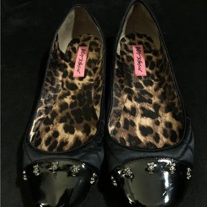 Betsey Johnson Black Silva Flat Size 9